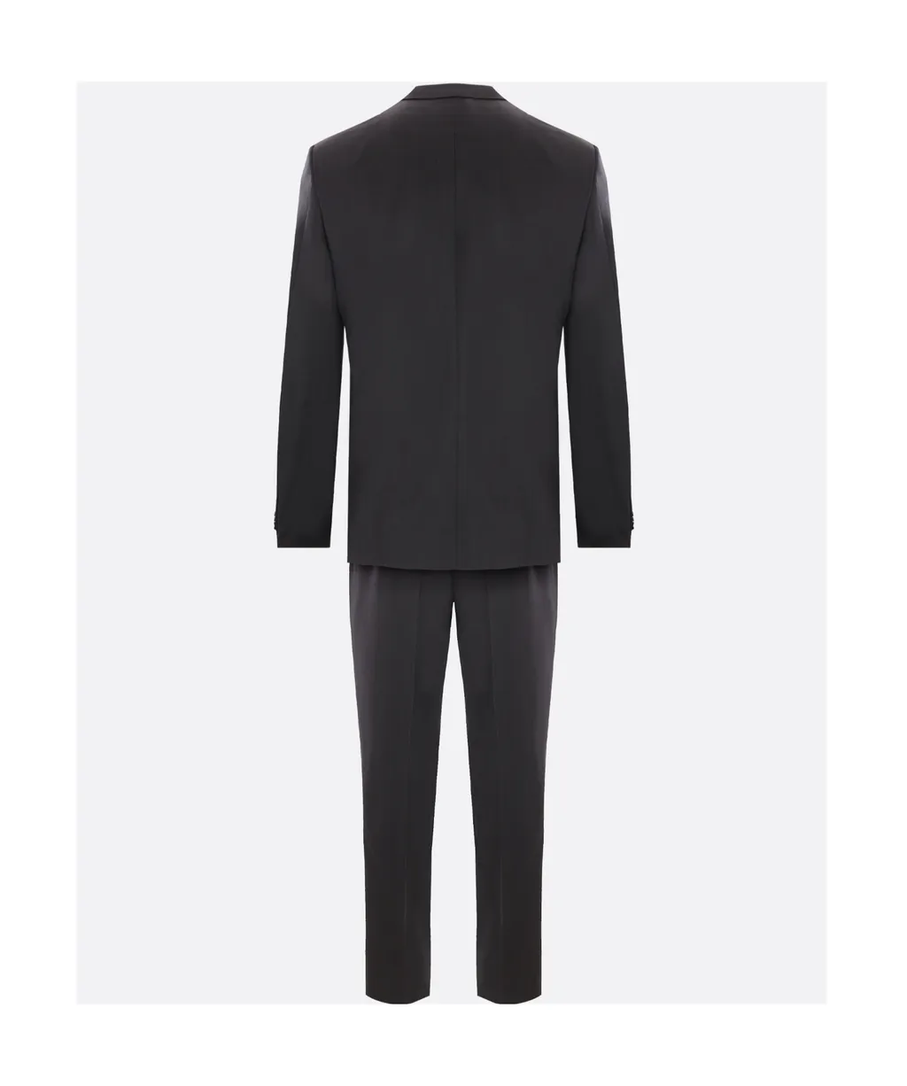 Long-Sleeved Suit