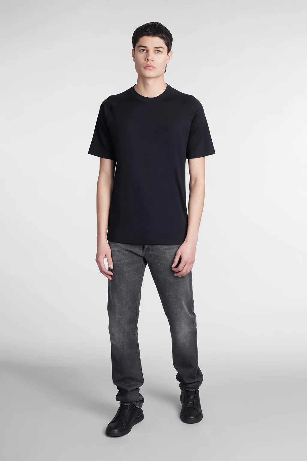 Short Ranglan-Sleeved T-Shirt
