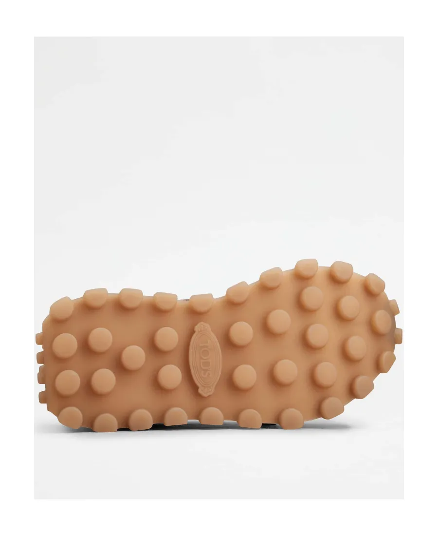 1T Round Toe Lace-Up Sneakers