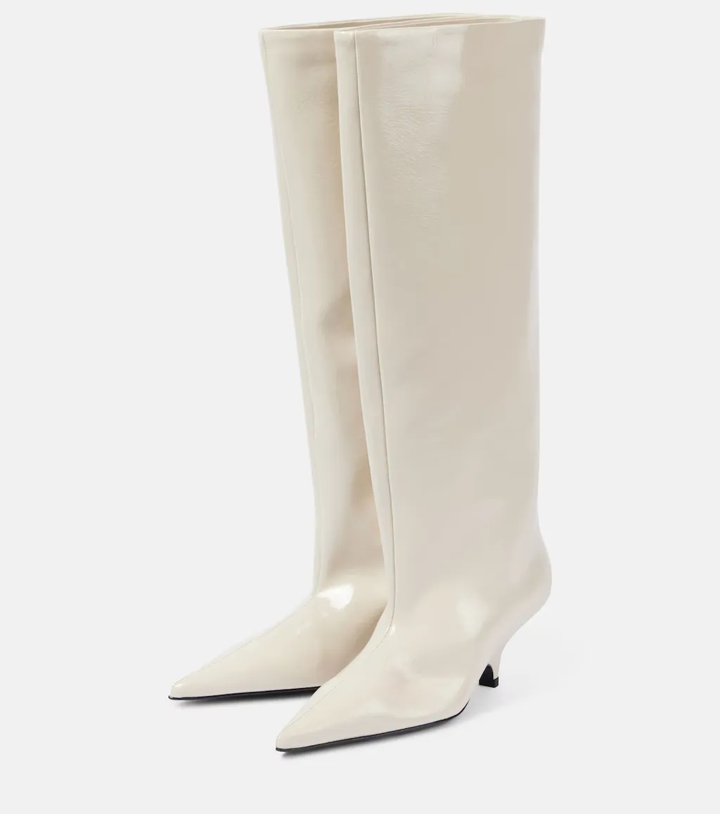 Pointed-Toe Boots