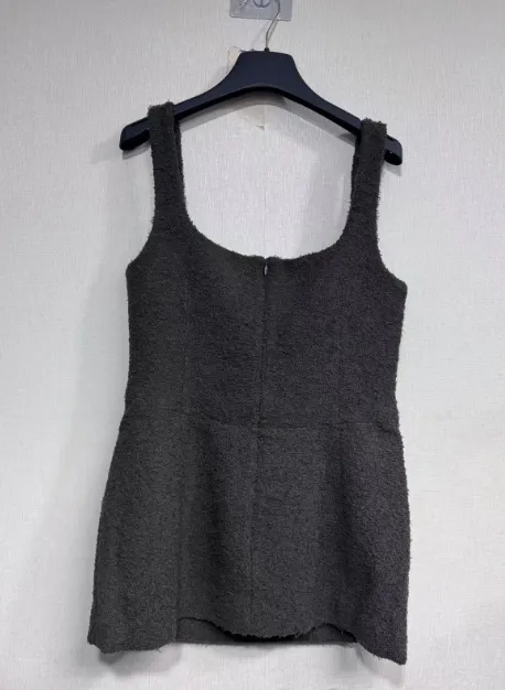 Round-Neck Vest