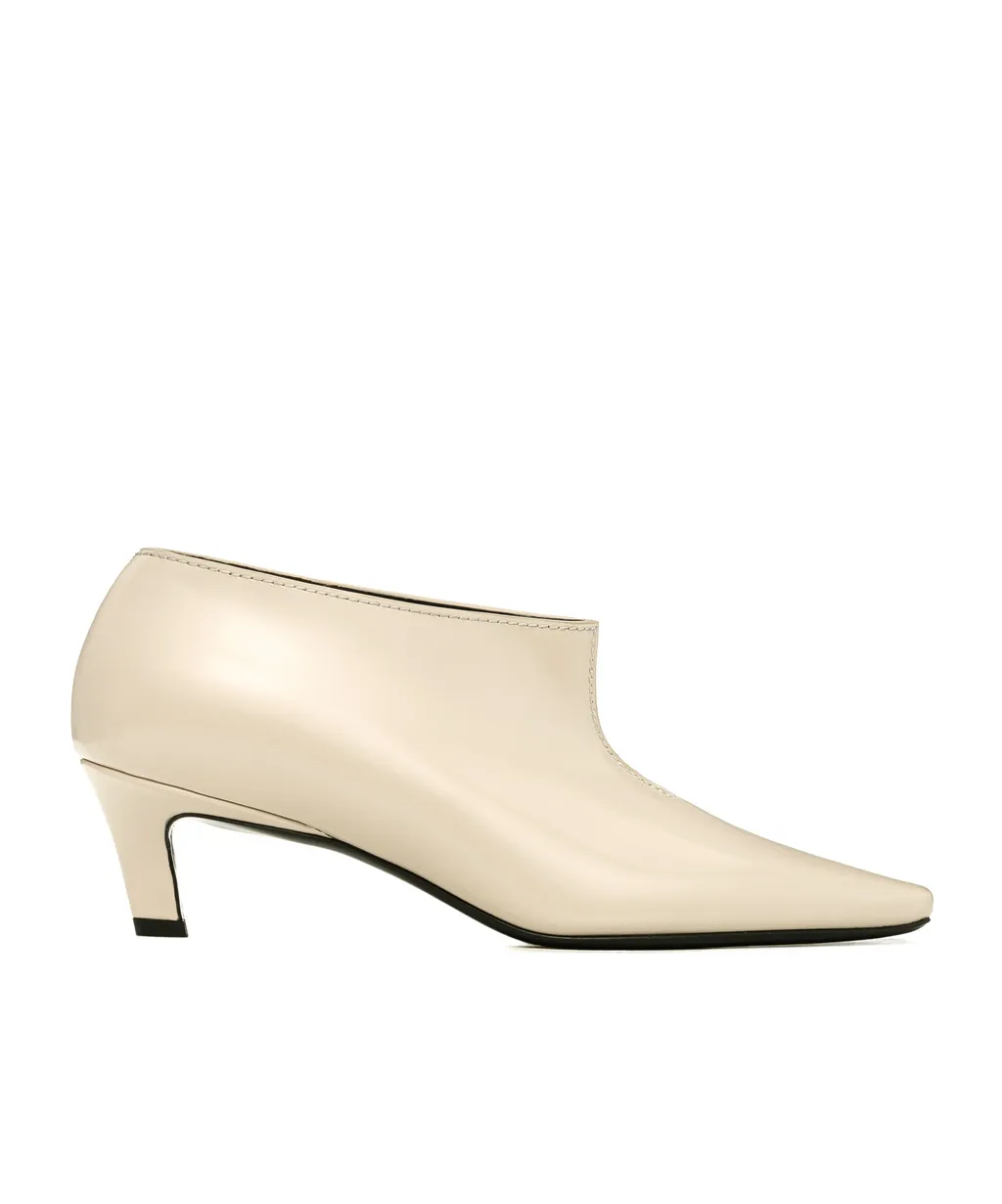Square-Toed Short Boots