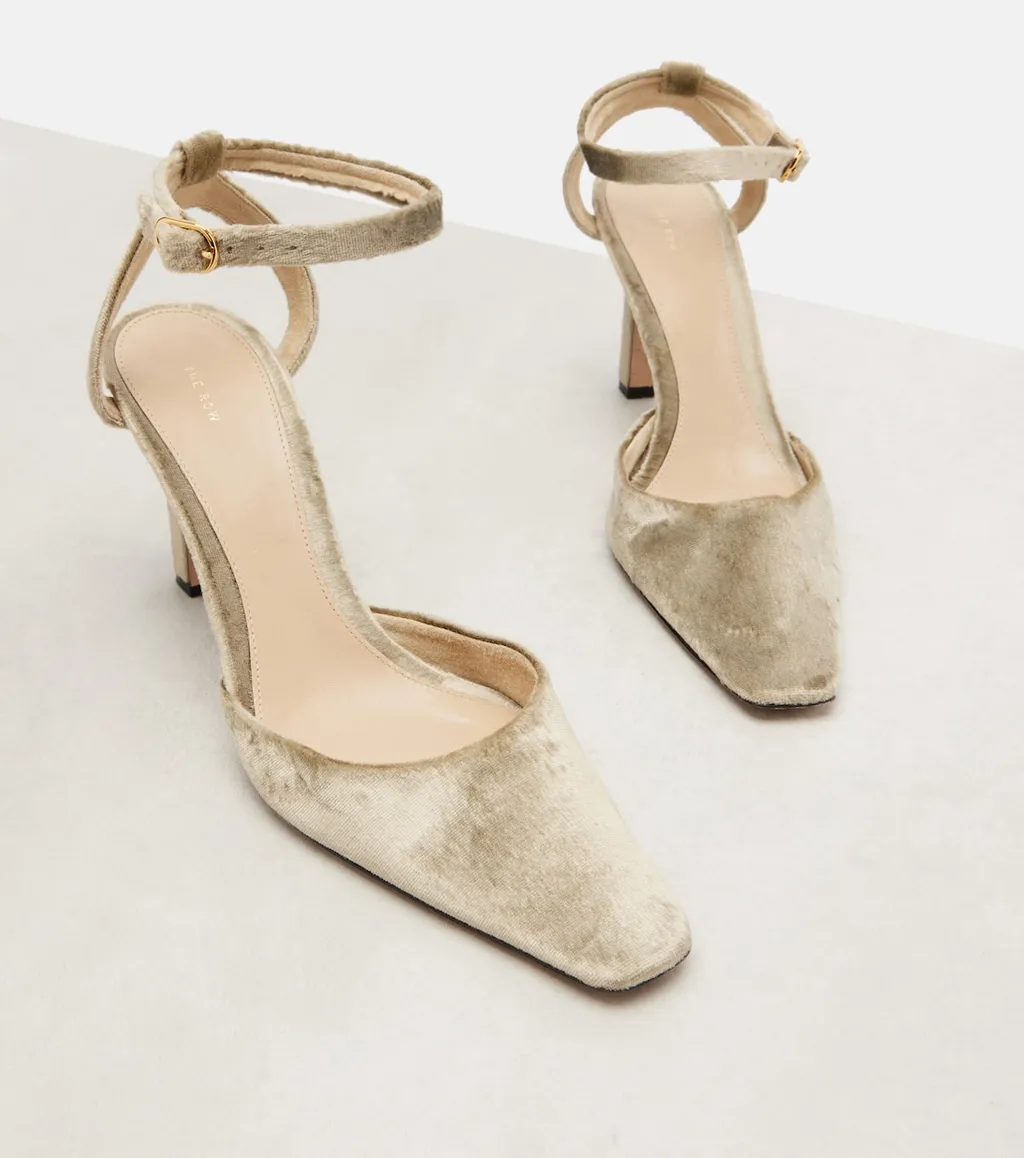Carla 80 Velvet Pumps