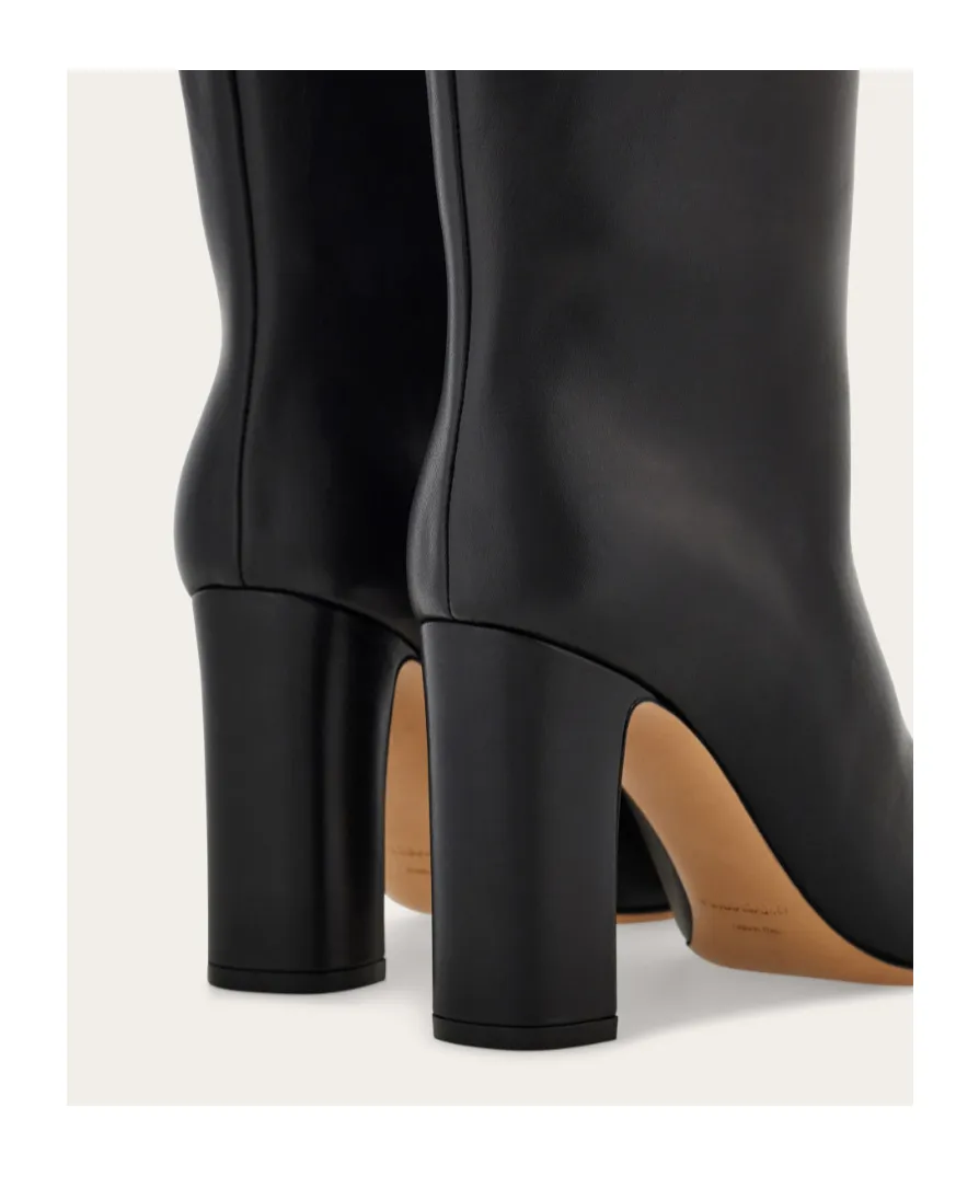 Knee High Boot With Hug Buckle Detail