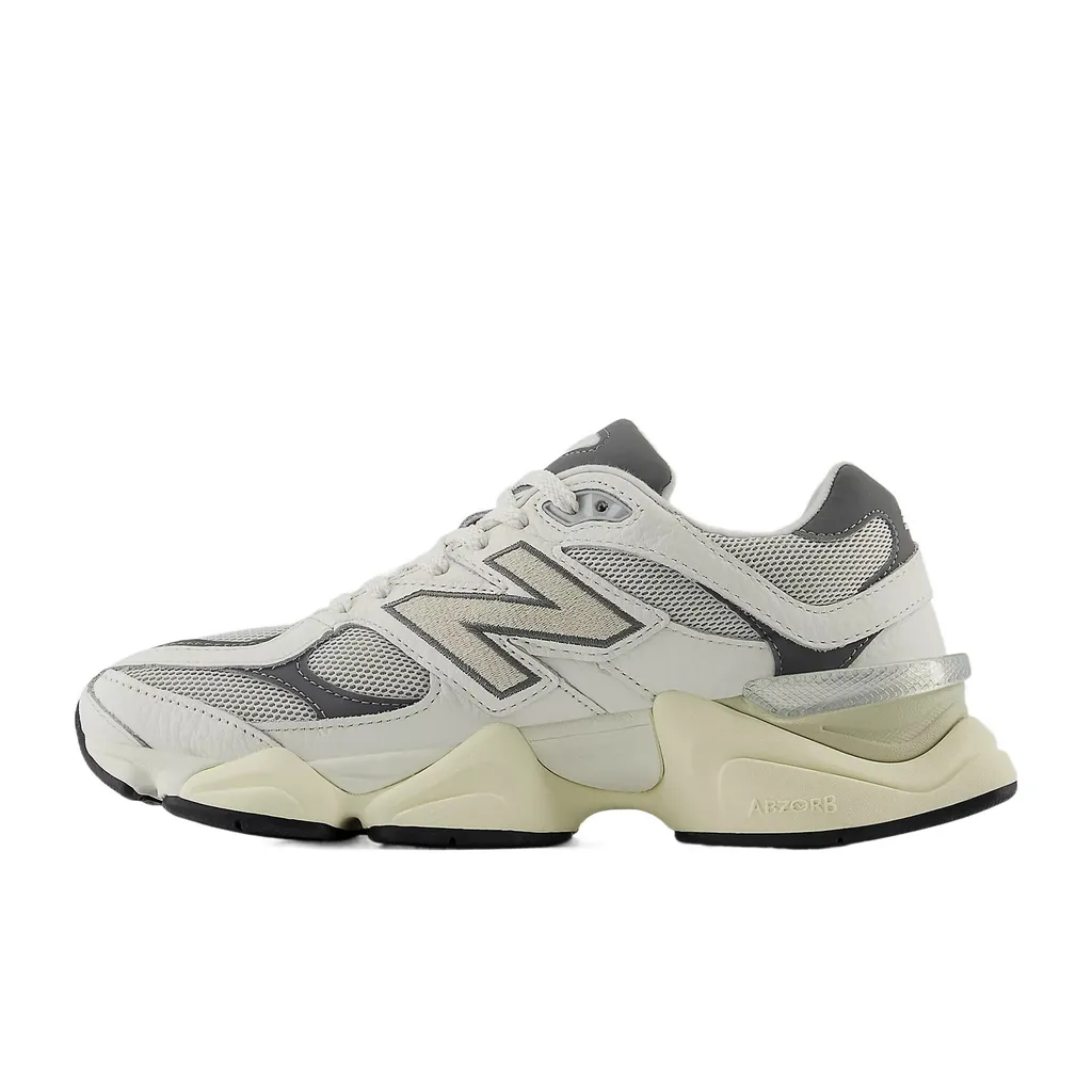 9060 Sneakers