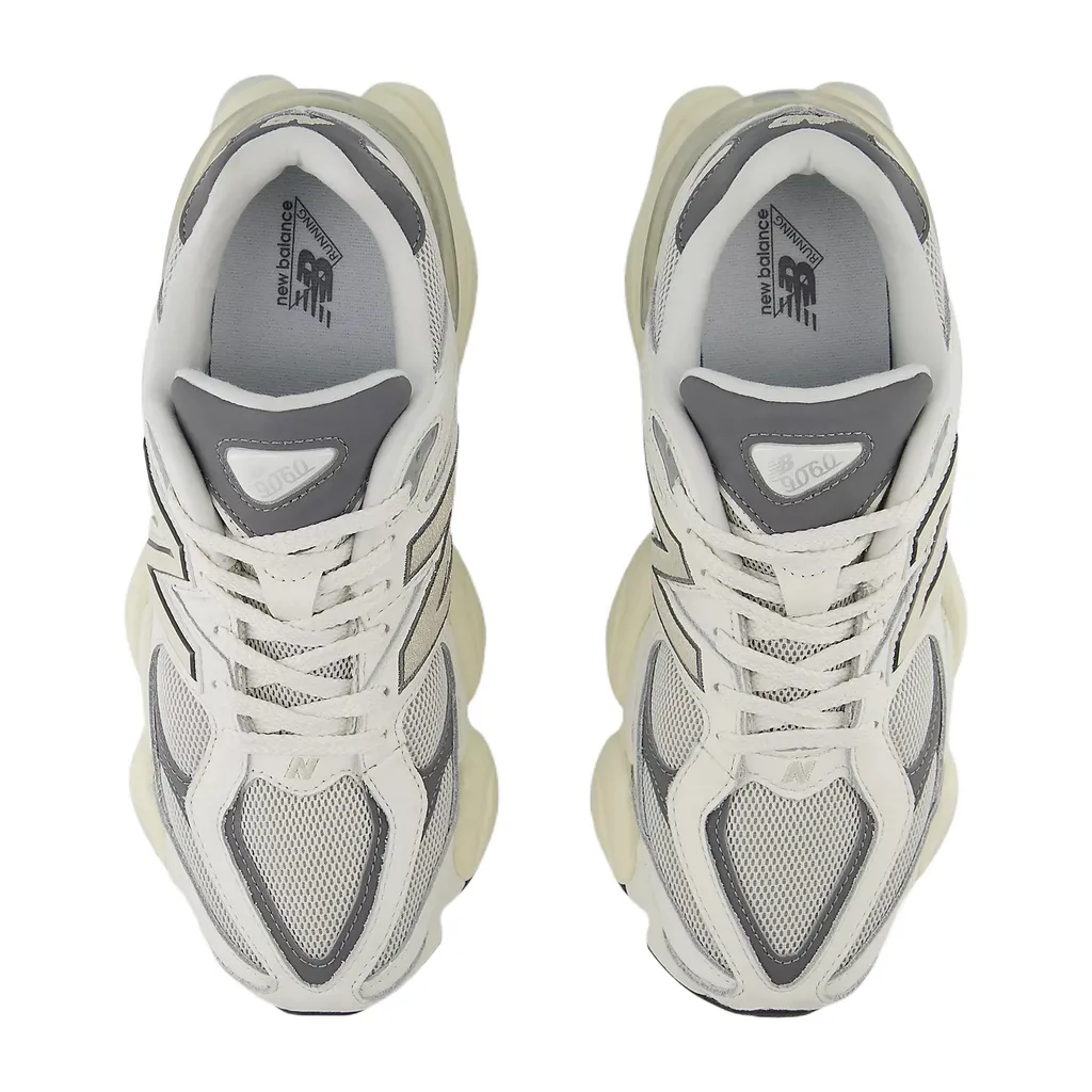 9060 Sneakers