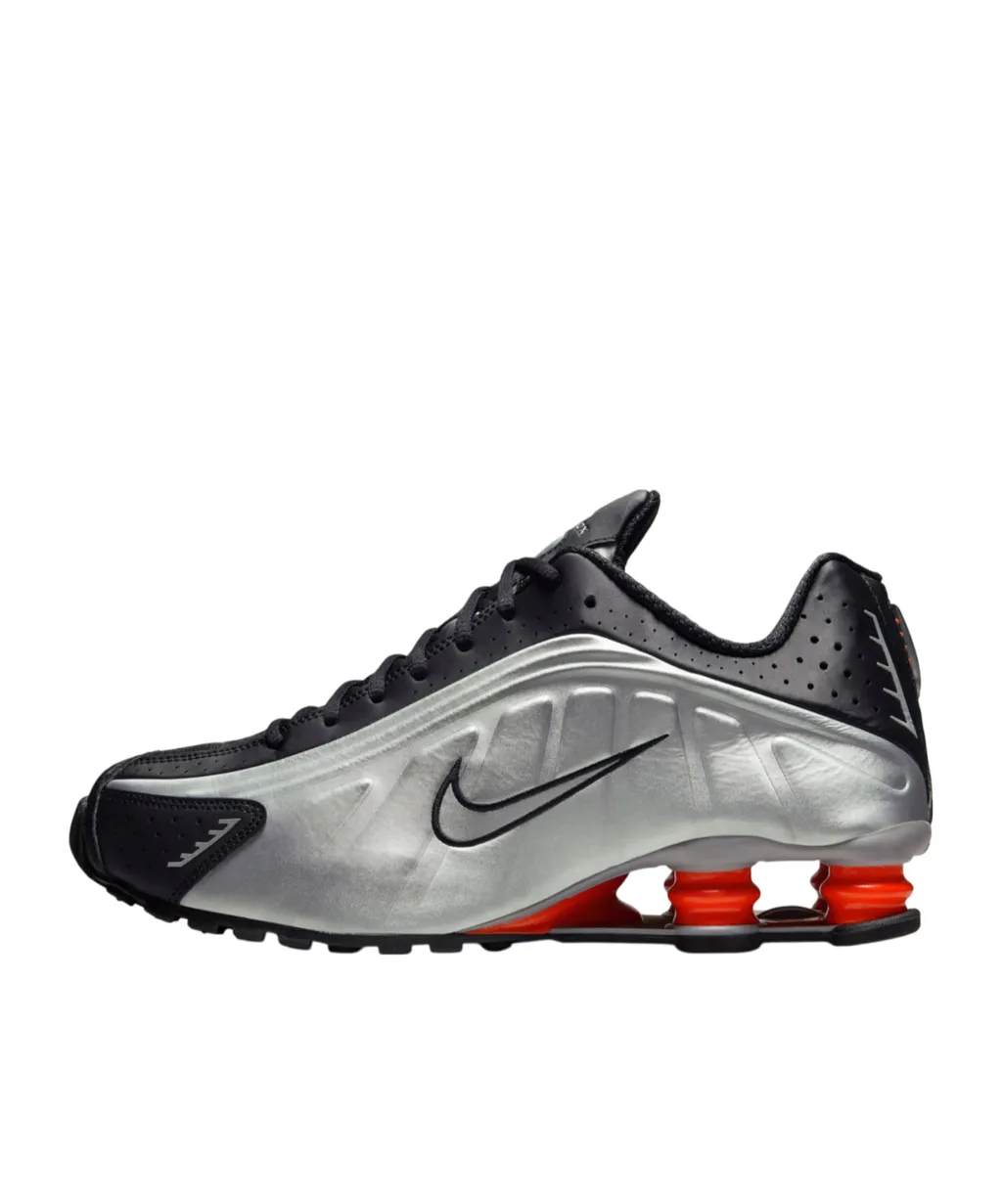 Shox R4 Lace-Up Sneakers