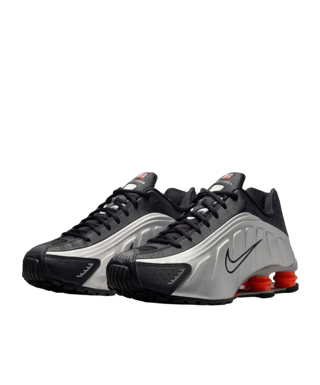 Shox R4 Lace-Up Sneakers