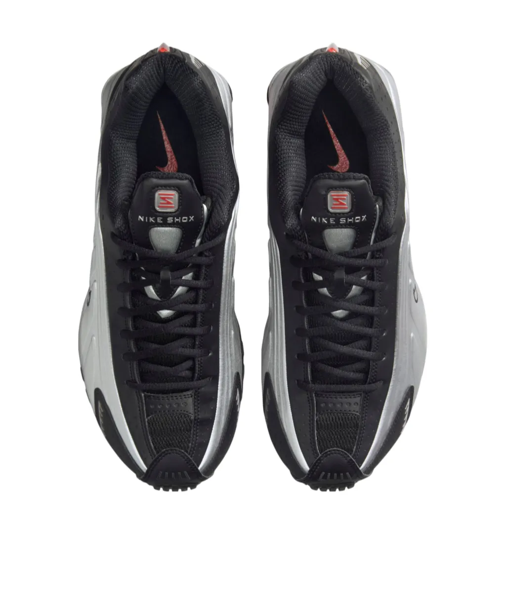 Shox R4 Lace-Up Sneakers
