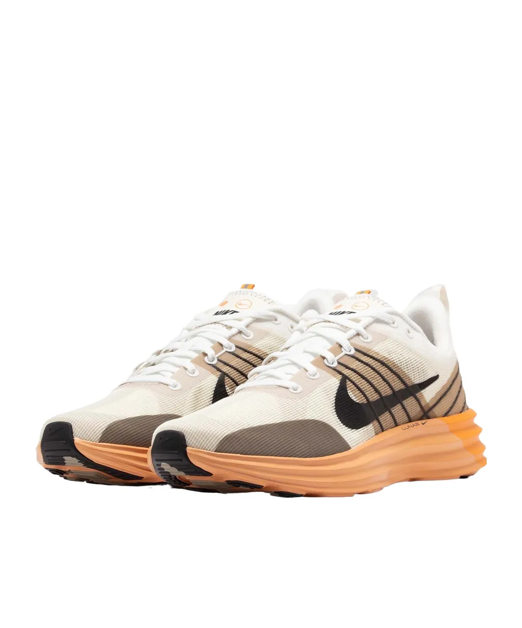 Lunar Roam Sneakers
