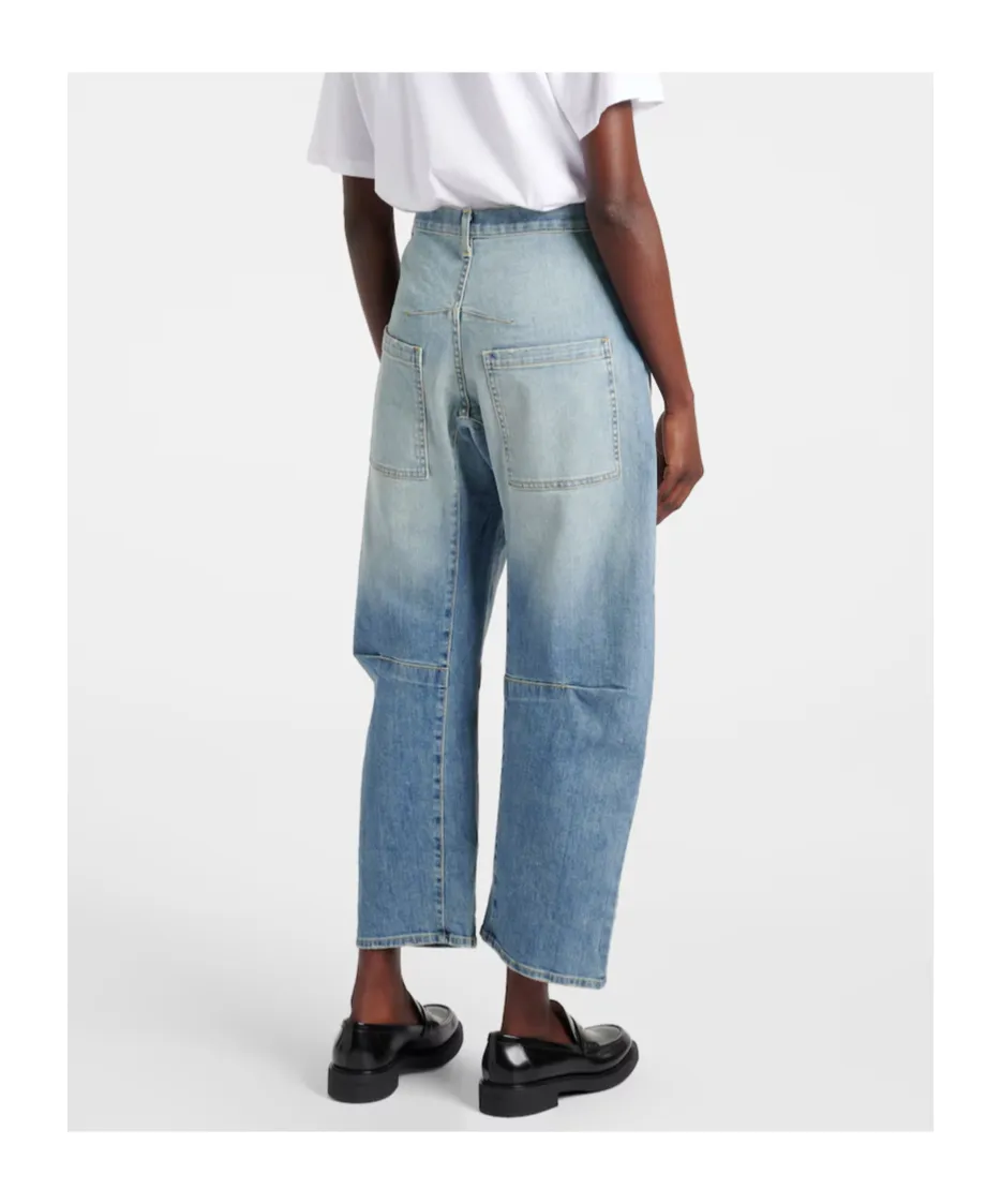 High-Waisted Jeans