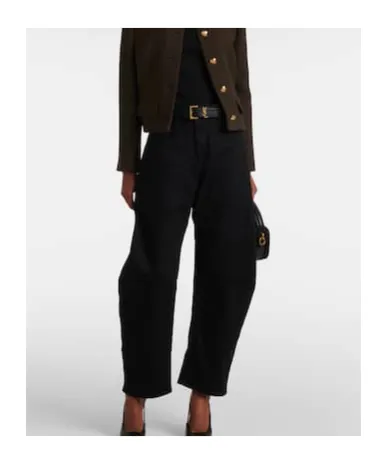 High-Waisted Jeans