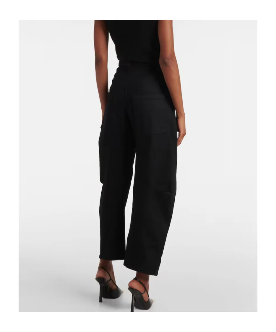 High-Waisted Jeans