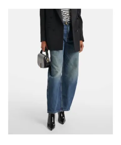 High-Waisted Jeans