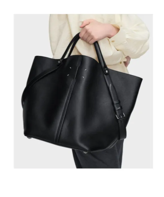 Large Dress-Age Shoulder Bag