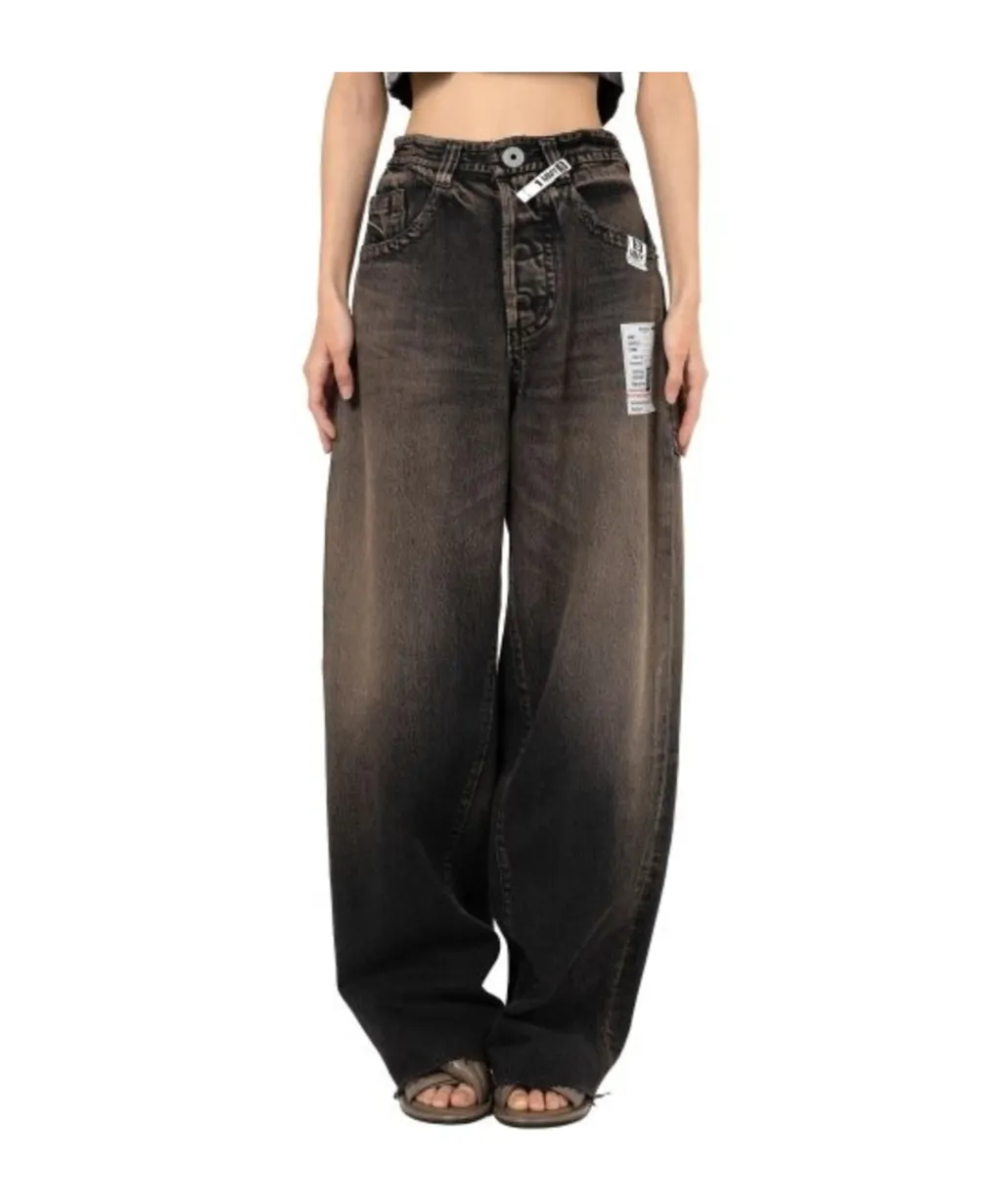 Frayed Hem Straight-Leg Jeans