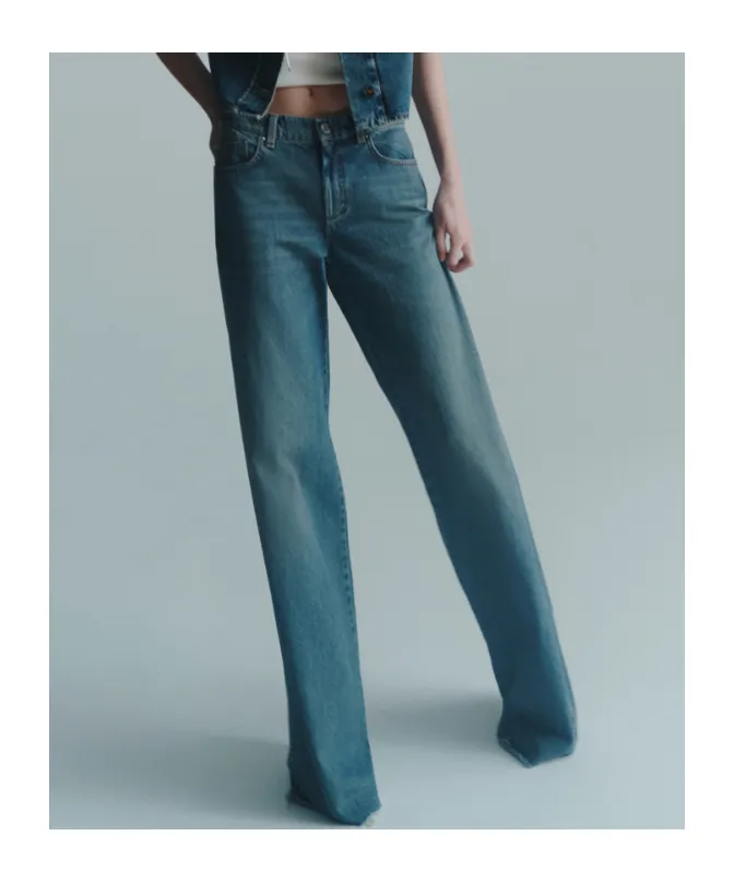 Low-Rise Wide-Leg Jeans