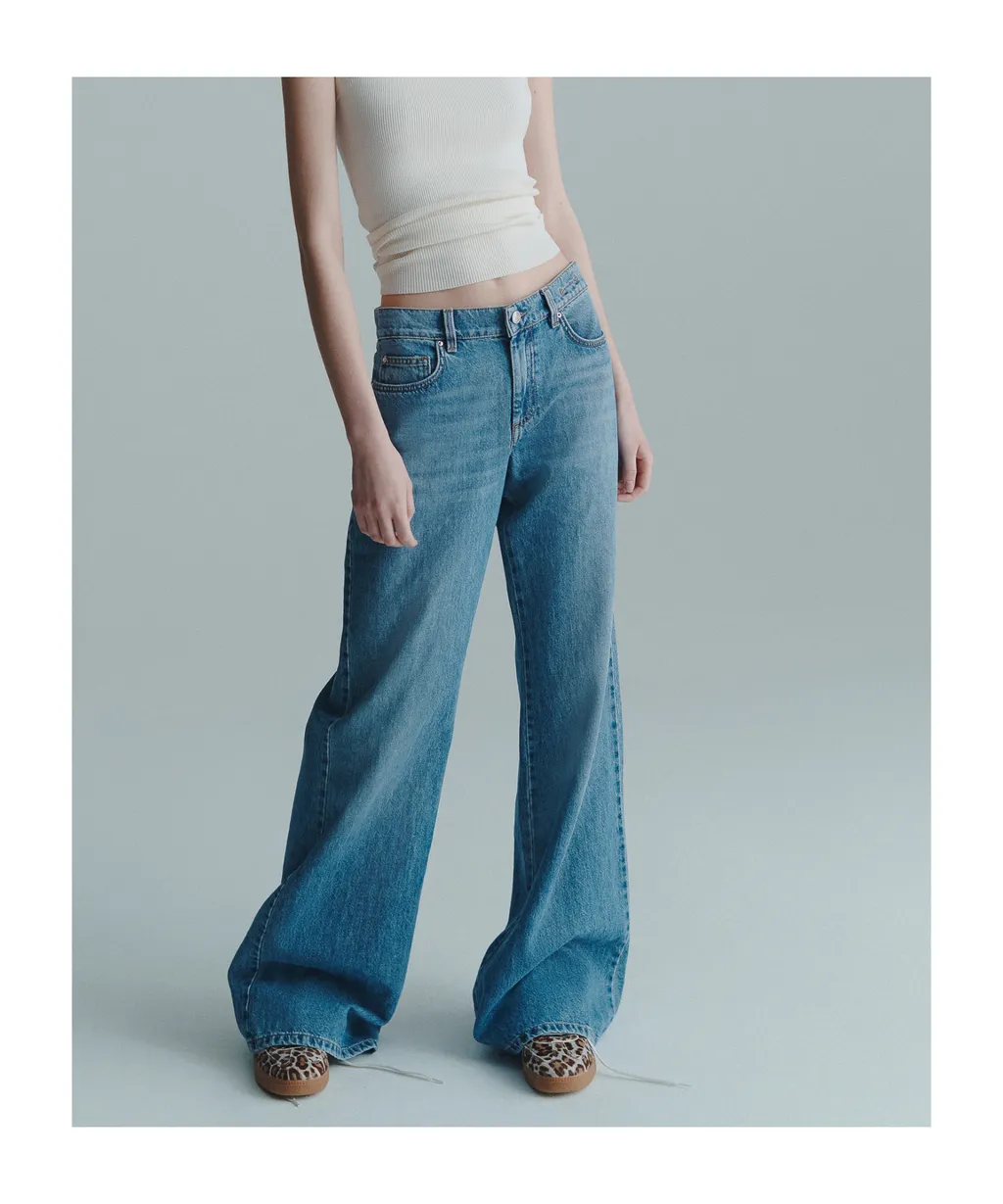 Low-Rise Wide-Leg Jeans