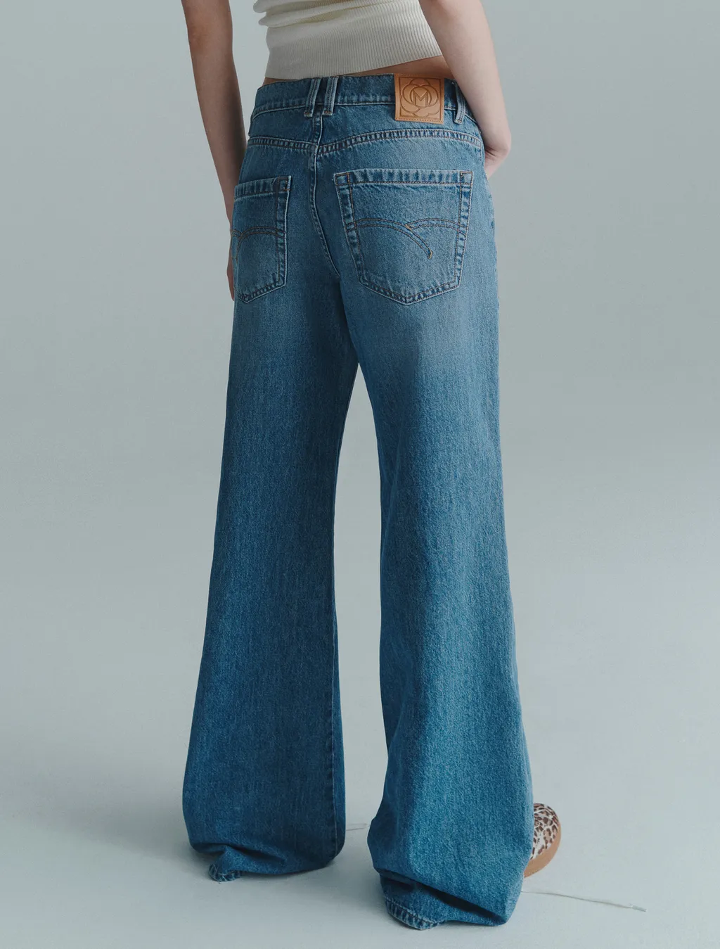 Low-Rise Wide-Leg Jeans