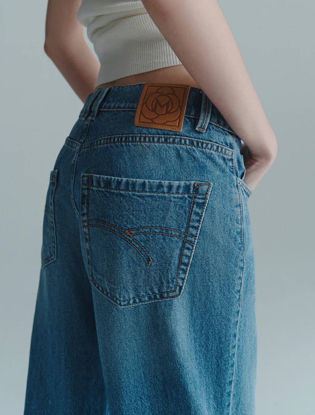 Low-Rise Wide-Leg Jeans