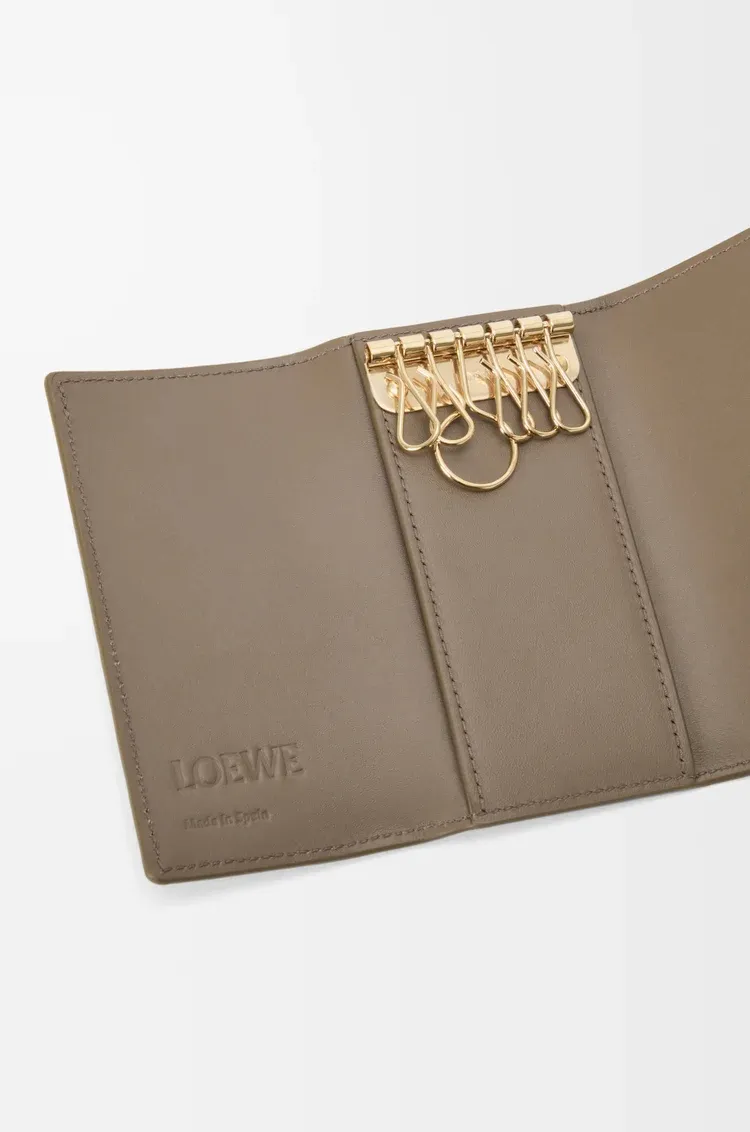 Anagram Key Case In Pebble Grained Calfskin