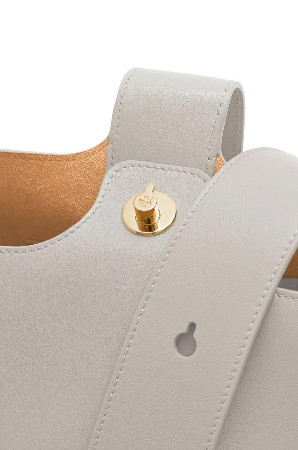 Medium Pebble Bucket Bag
