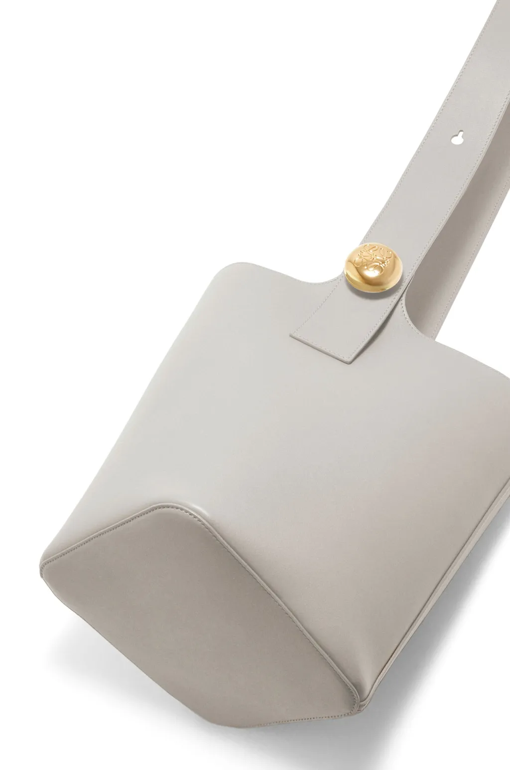 Medium Pebble Bucket Bag