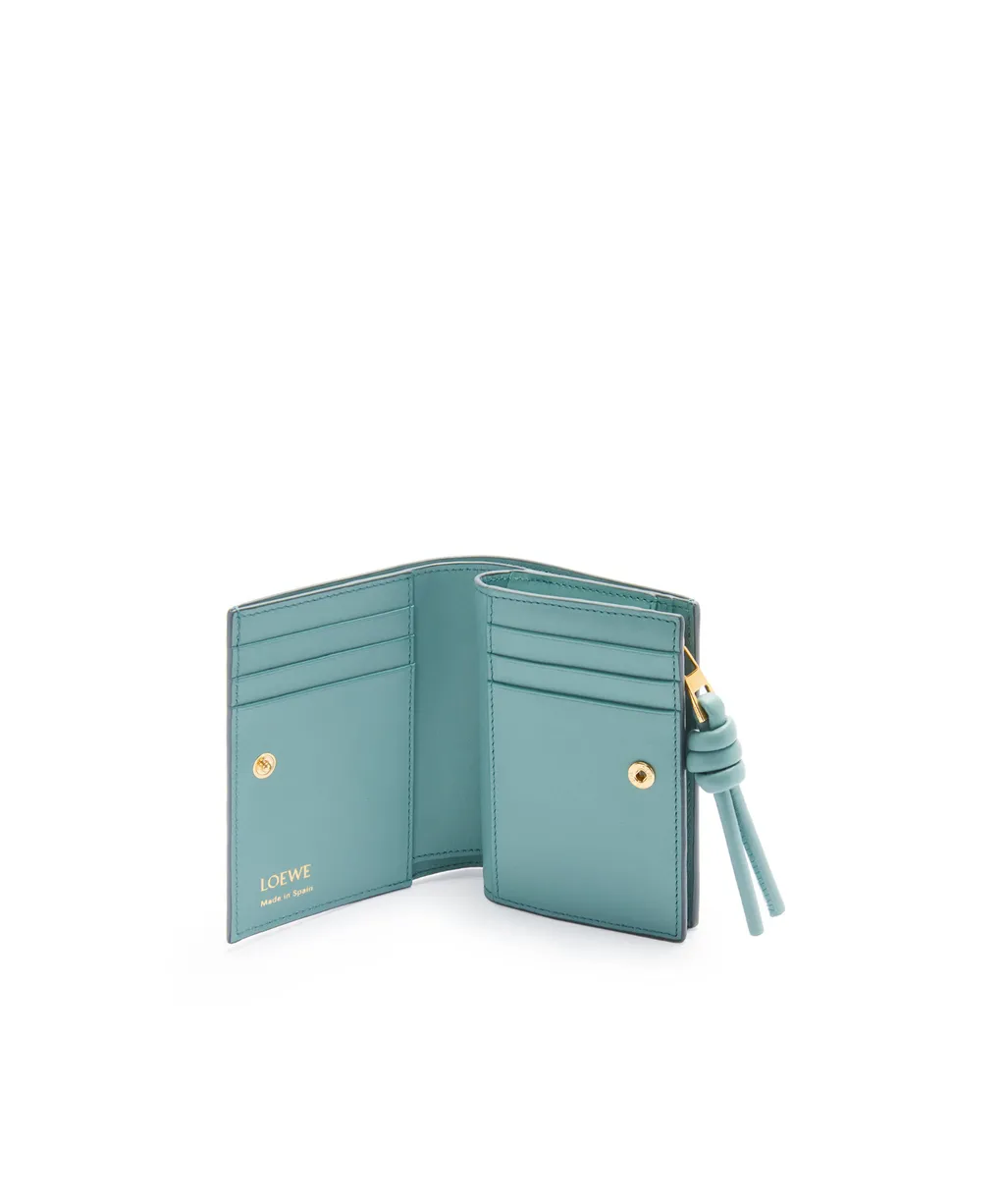 Knot Compact Wallet In Shiny Nappa Calfskin