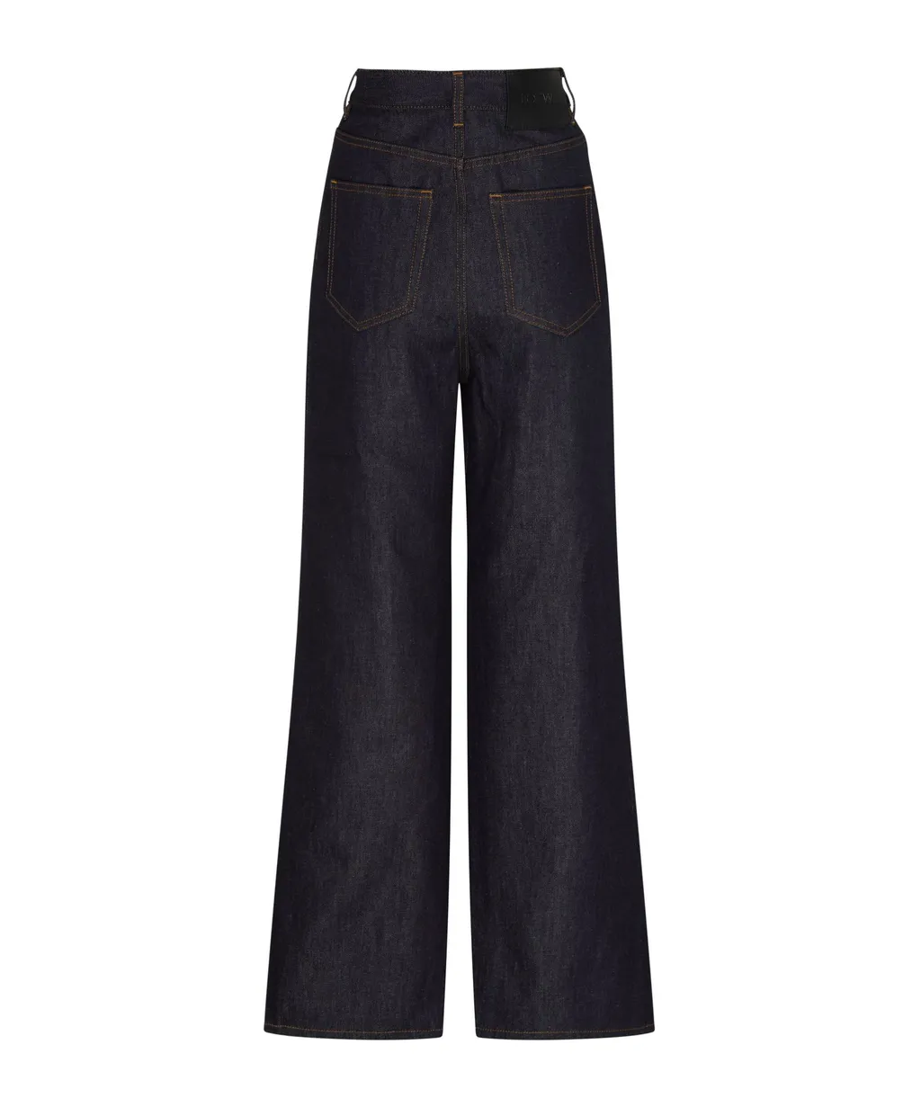 High-Waist Jeans