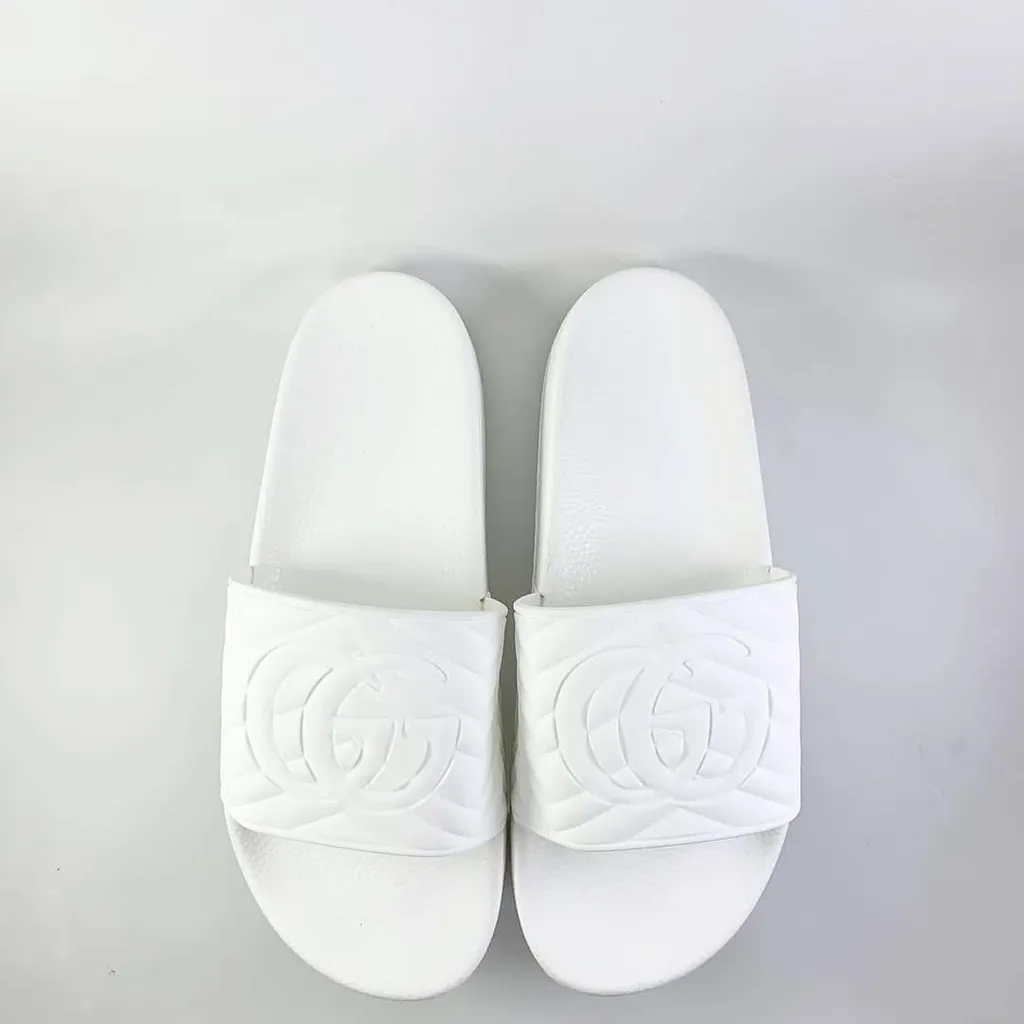 Matelassé Rubber Pool Slides