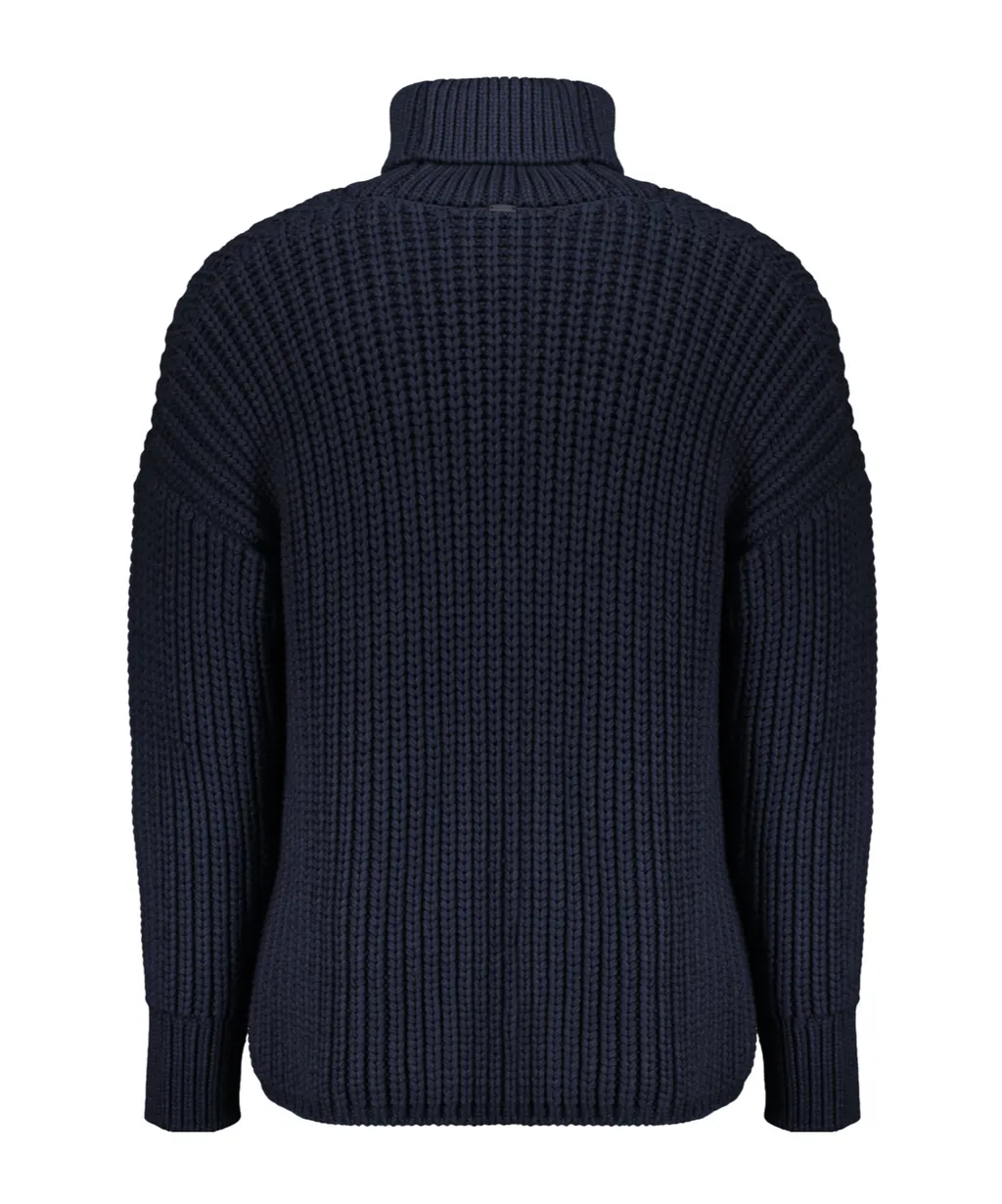 Long-Sleeved Turtleneck Pullover