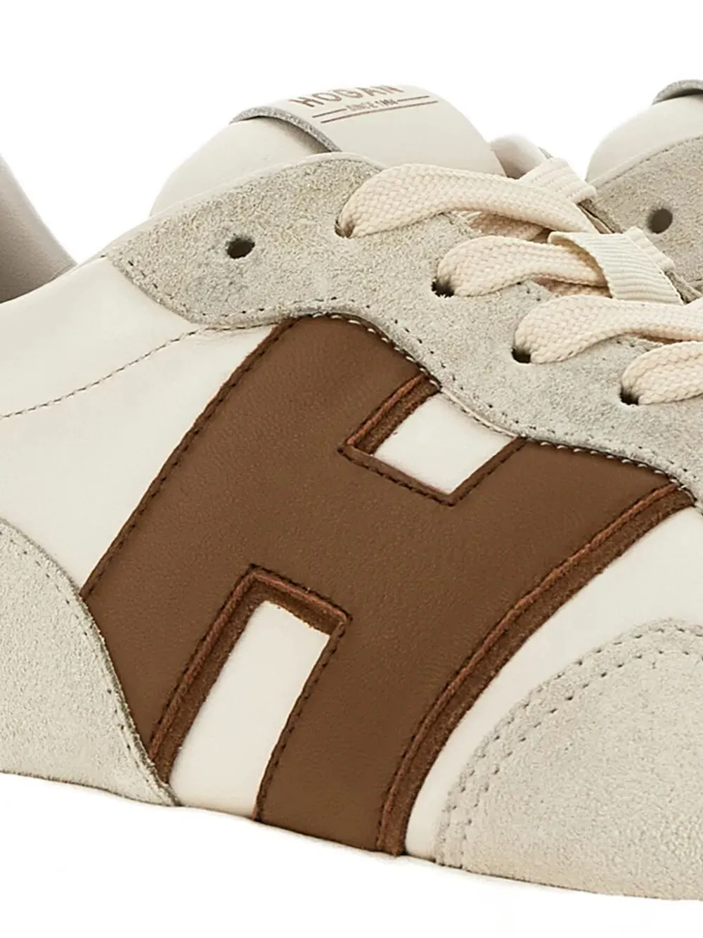 Logo-Detail Sneakers