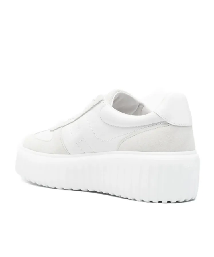 Round-Toe Low-Top Sneakers