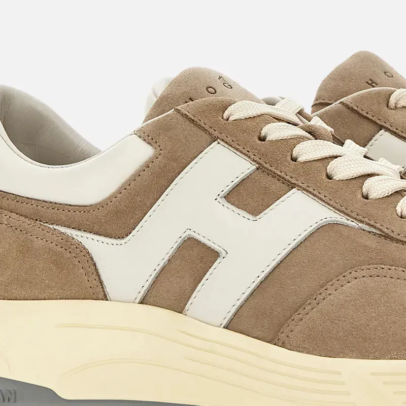 Hyperlight Lace-Up Sneakers