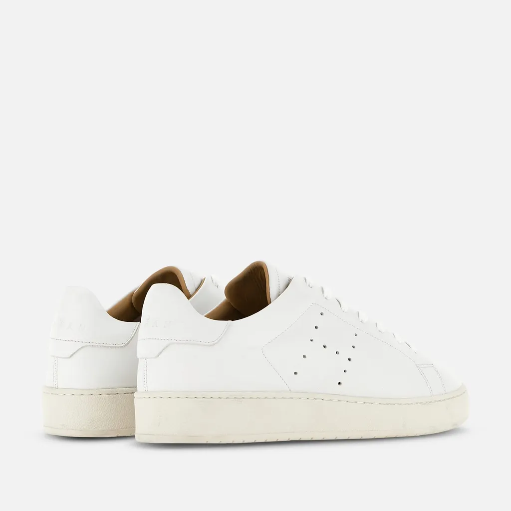 H672 Low-Top Sneakers