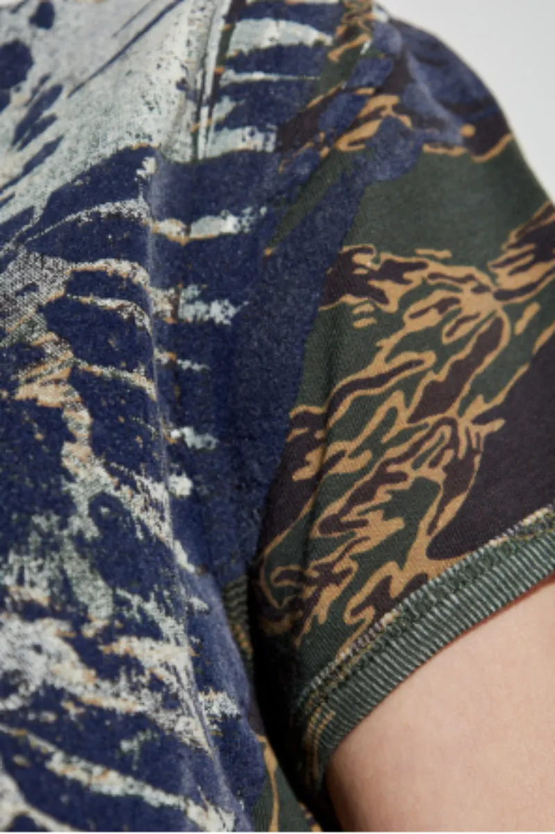 Eagle-Print Camouflage T-Shirt