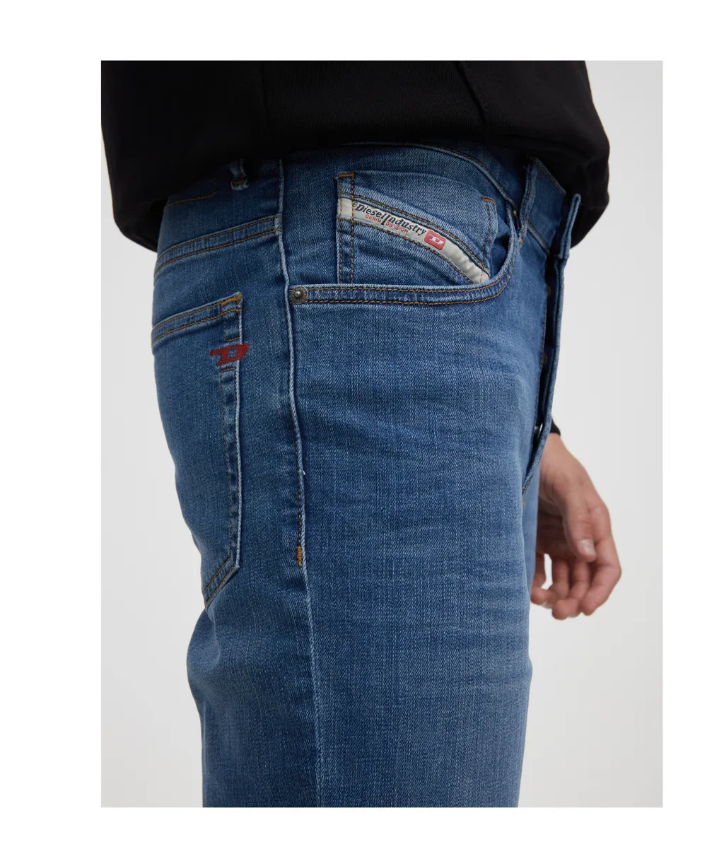 Belt-Loop Jeans