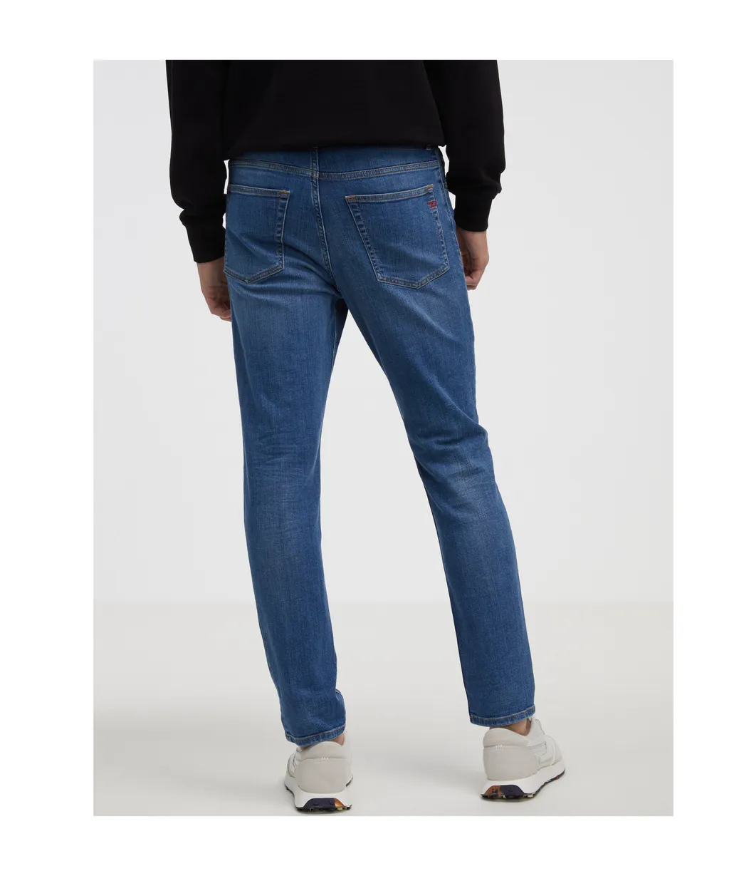 Belt-Loop Jeans