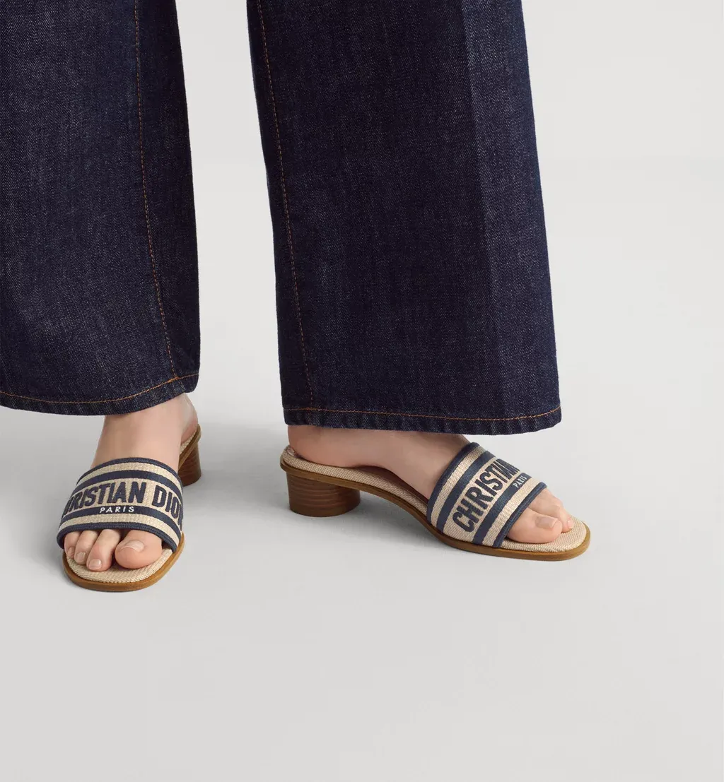 Dway Heeled Slide