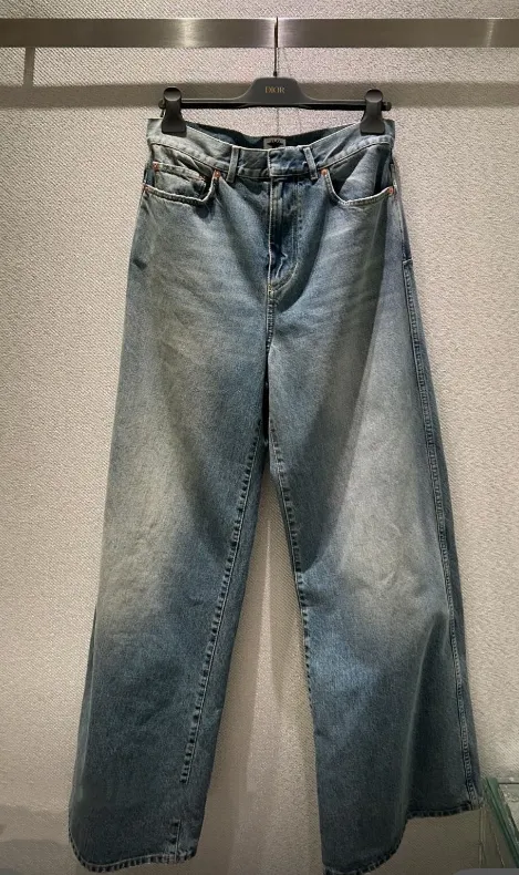 Flared Jeans