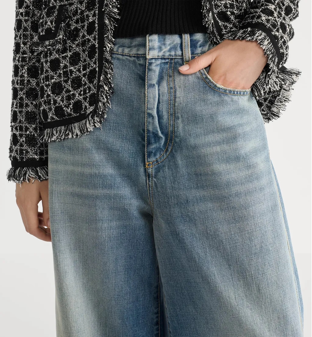 Flared Jeans