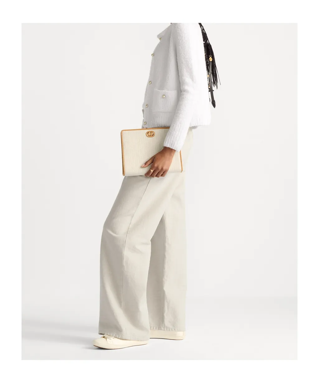 30 Montaigne Dea Pouch