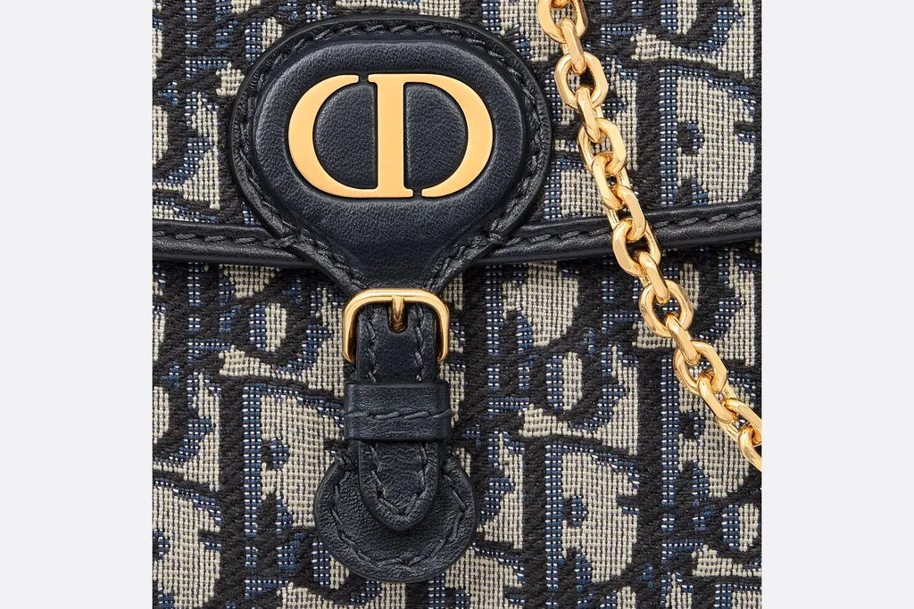 Bobby East-West Pouch With Chain