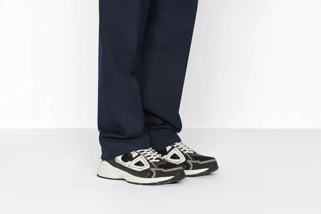 B30 Lace-Up Sneakers