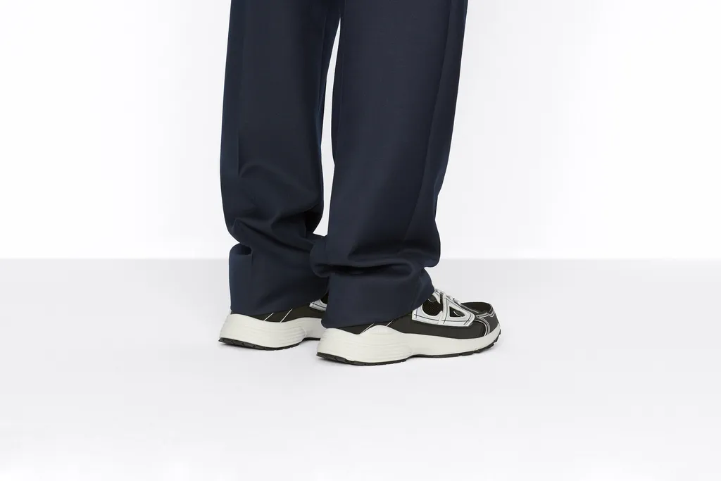 B30 Lace-Up Sneakers