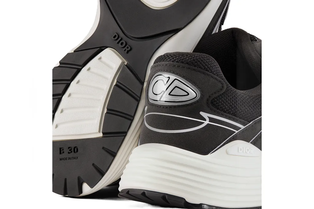 B30 Lace-Up Sneakers