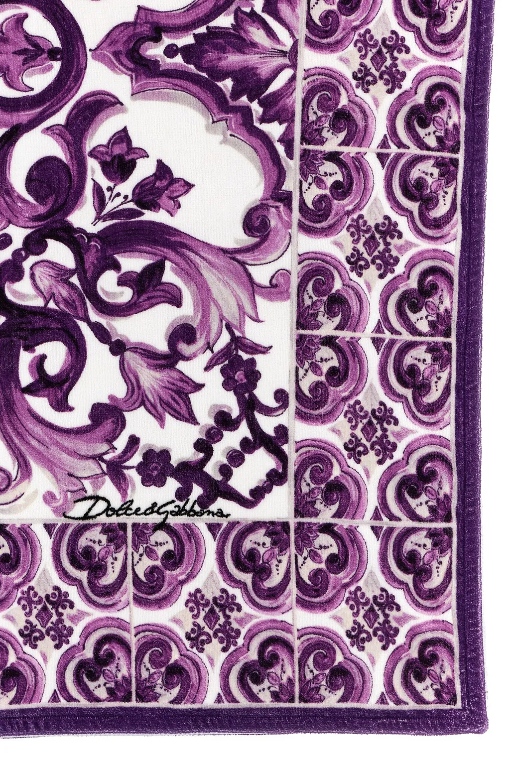 Majolica Print Beach Towel
