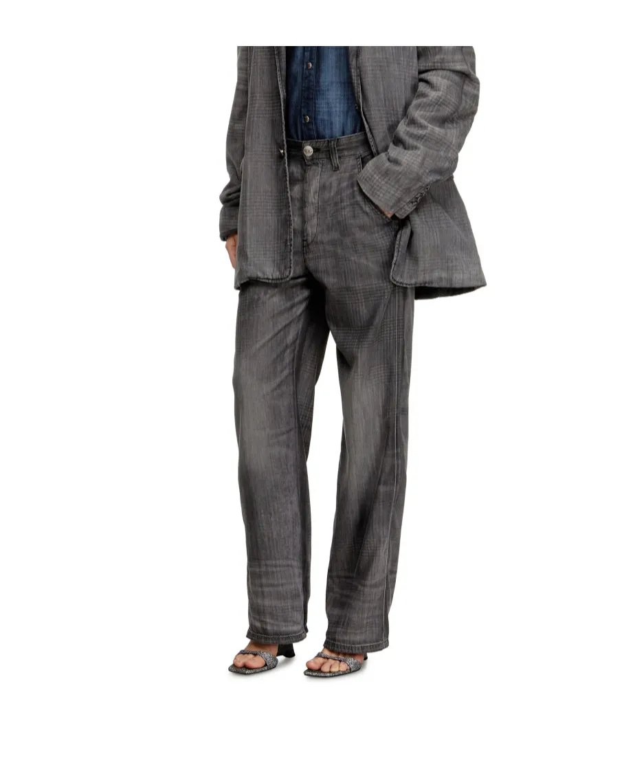 Slant Pockets Straight Jeans