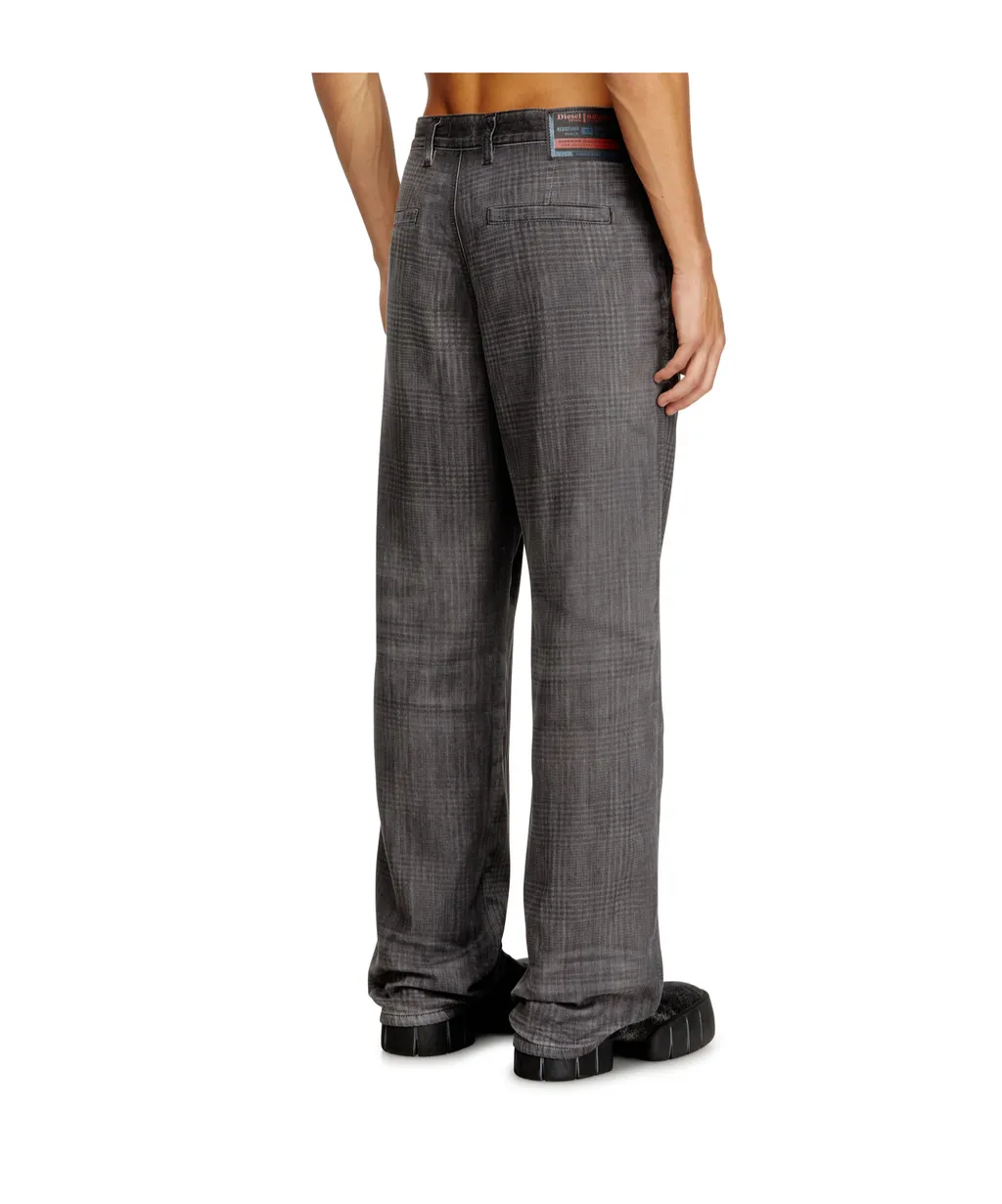 Slant Pockets Straight Jeans