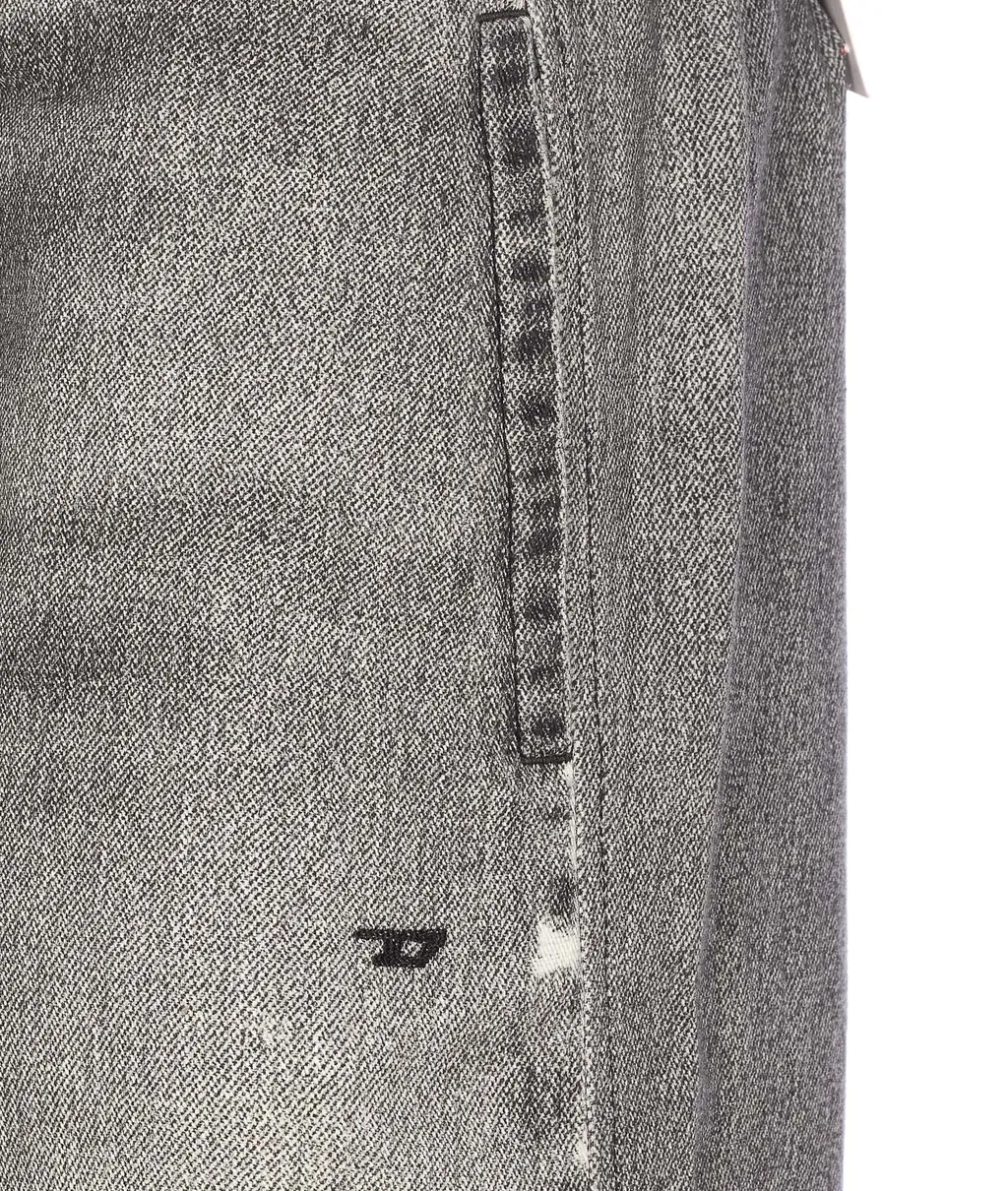 D-Ainty Distressed Jogger Jeans